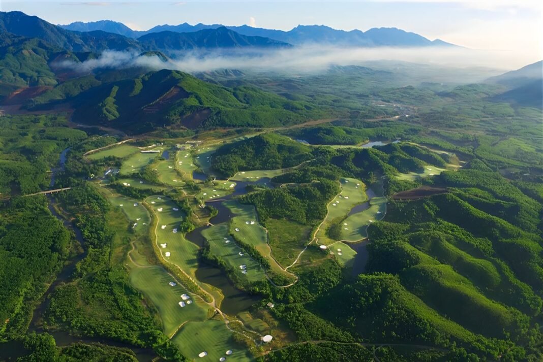 다낭 골프 세계적인 스포츠 그룹인 IMG사에서 위탁운영을 하고 있는 “바나힐 골프 클럽”
